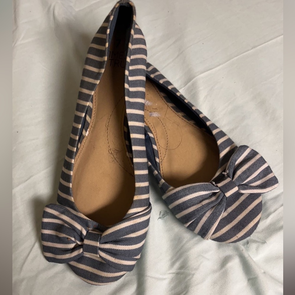 Striped flats